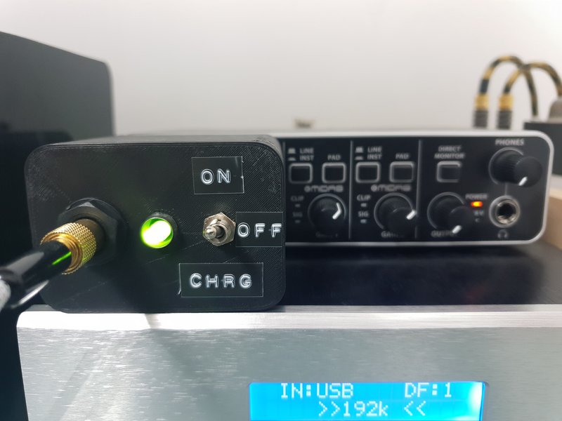 Plug-in-Power injector for Behringer UMC202HD